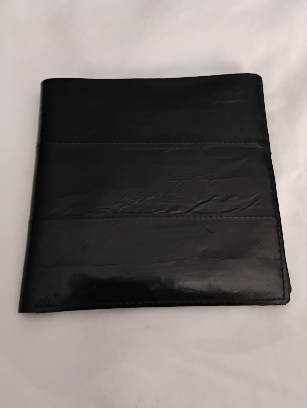 Men's Bifold Eel Skin Wallet